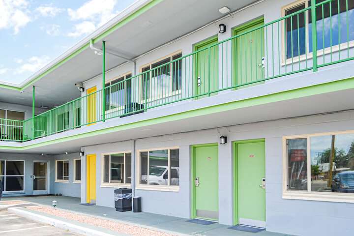 Greeley University Inn - thumb 2