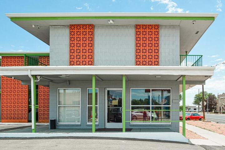 Greeley University Inn - thumb 1