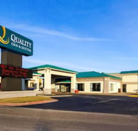 Quality Inn  Suites Moline - Quad Cities - Accommodation Dallas