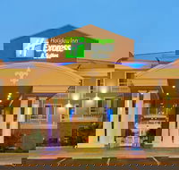 Holiday Inn Express  Suites Alexandria an IHG Hotel - Accommodation Dallas