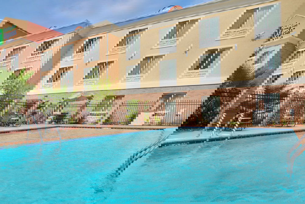 Holiday Inn Express & Suites Alexandria, An IHG Hotel - thumb 1