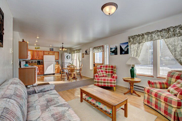 Cascade Lake Inn - thumb 6