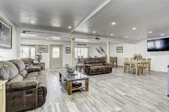 Cascade Lake Inn - thumb 4