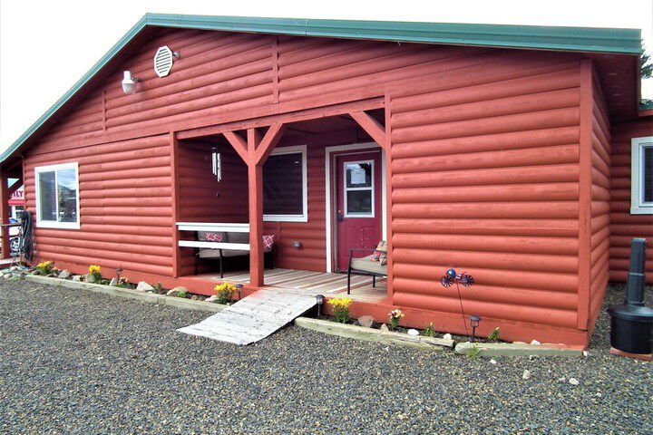 Cascade Lake Inn - thumb 2