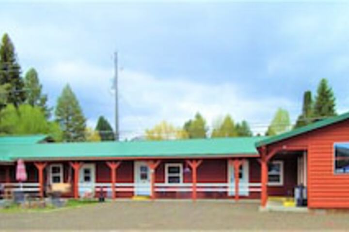 Cascade Lake Inn - thumb 0