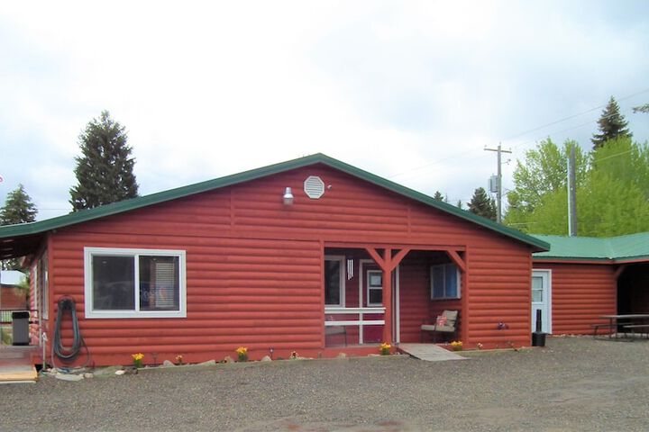 Cascade Lake Inn - thumb 1