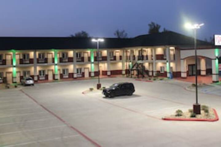 Paris Inn & Suites - thumb 0