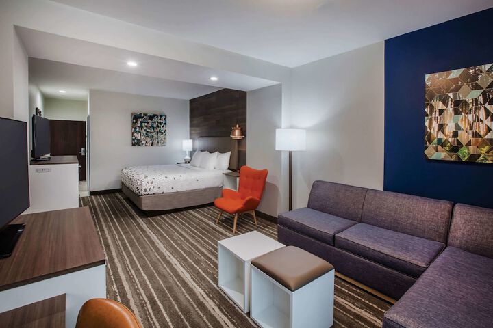 La Quinta Inn & Suites By Wyndham Owasso - thumb 2