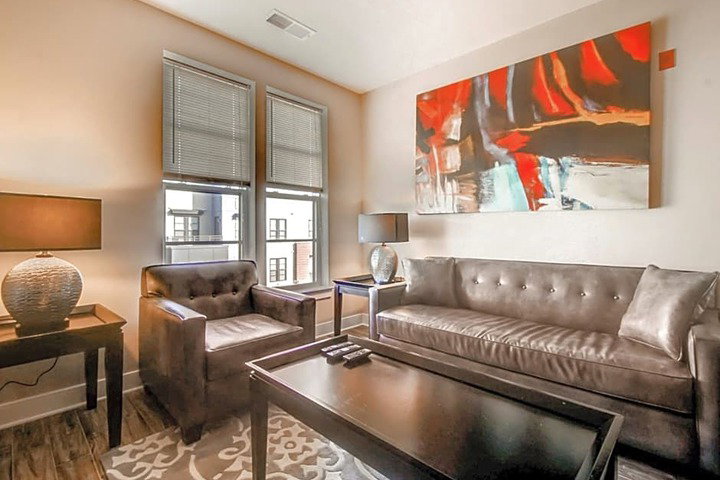 Global Luxury Suites Near Canyon Lakes - thumb 0