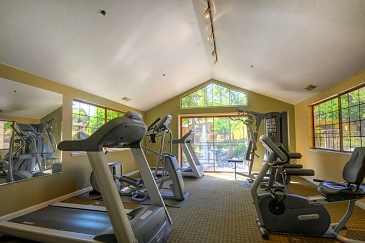 Global Luxury Suites Near Canyon Lakes - thumb 7