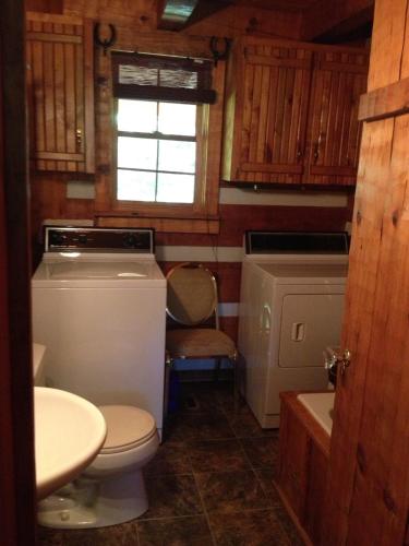 Smokies Cozy Country Cabin - thumb 2