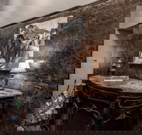 ALTO ESCAPE - Four Bedroom Home - Accommodation Dallas