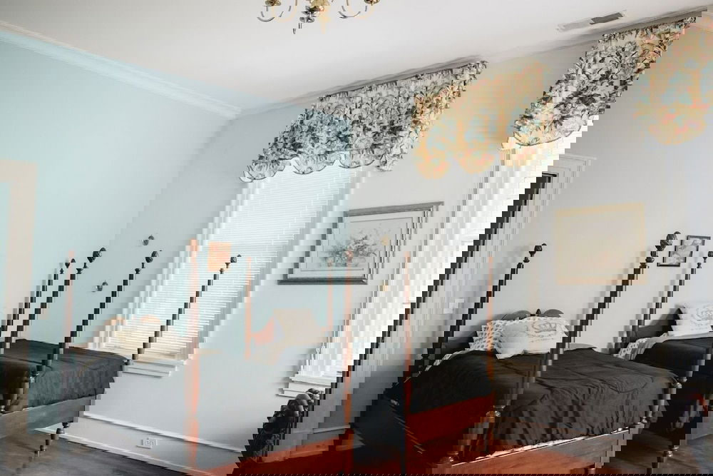 1912 Bed And Breakfast - thumb 1