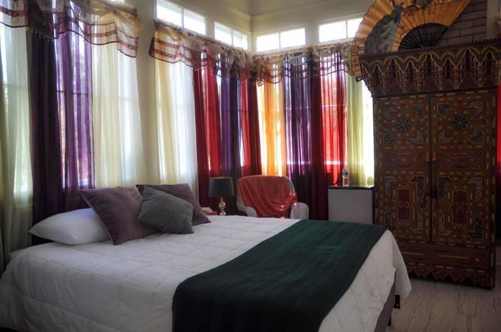 1912 Bed And Breakfast - thumb 4