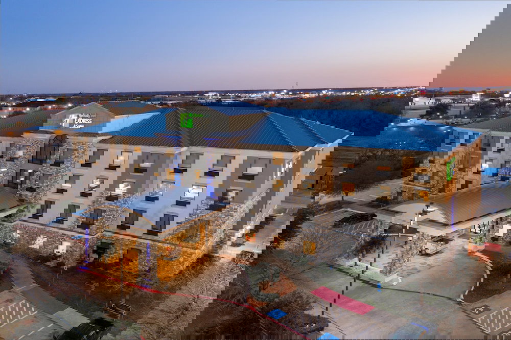 Holiday Inn Express Hotel & Suites Dallas South - Desoto, An IHG Hotel - thumb 2