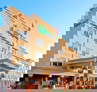 Holiday Inn Express Woodbridge an IHG Hotel - Accommodation Dallas