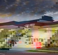 Ramada by Wyndham Ontario - Accommodation Dallas