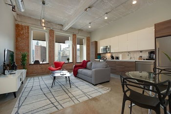 Gorgeous 1 Bedroom In Historic Building, Downtown