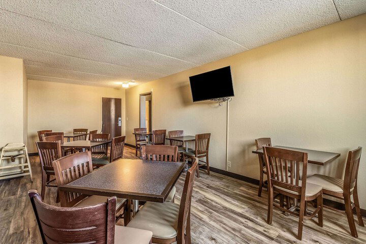 Econo Lodge - thumb 6