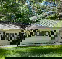 The Pentwater House - Accommodation Dallas