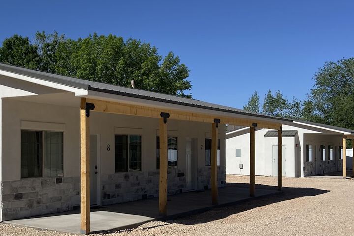 Hurricane Hideaway Lodging - thumb 2