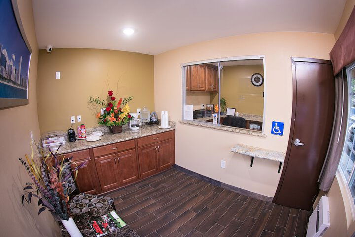 Garey Motel - thumb 1