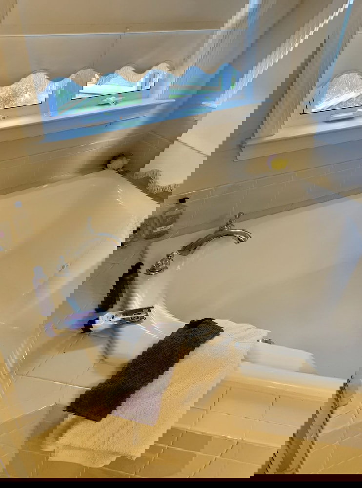 The Lovely Family Home - thumb 4