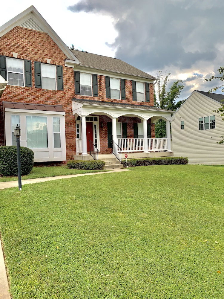 The Lovely Family Home - thumb 0