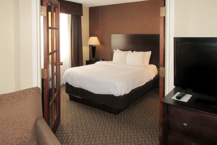 MainStay Suites - thumb 4