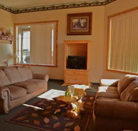 Eagle Peak Lodge  Cabins - Accommodation Dallas