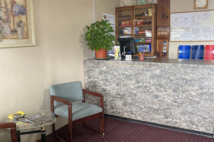 Royal Inn - thumb 1