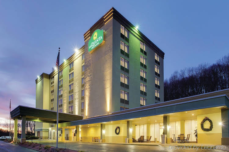 La Quinta Inn & Suites Pittsburgh North - thumb 4