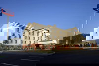 Fairfield Inn  Suites by Marriott Pittsburgh Neville Island