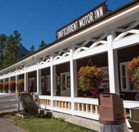 Swiftcurrent Motor Inn and Cabins - Inside the Park - Accommodation Dallas