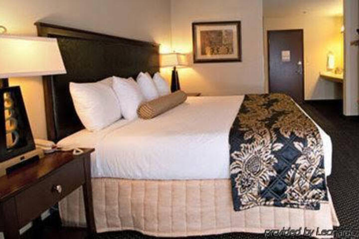 Diamond Bar Inn & Suites - thumb 4