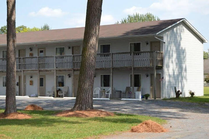 Crisfield Budget Inn - thumb 2