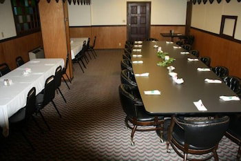 The Holiday Motel & Restaurant - thumb 4