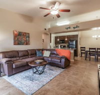 Executive Style Luxury Condo With Mountain Views  Heated Pool/spa - Accommodation Dallas
