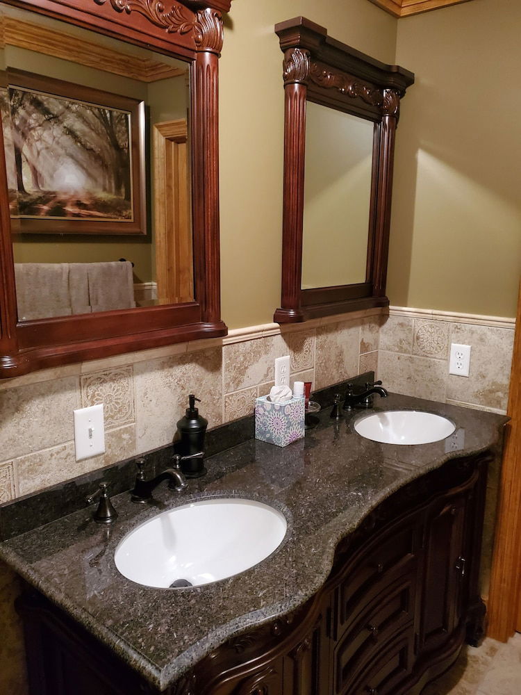 The Venue At White City - thumb 4