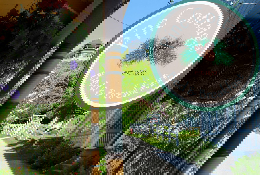 Pine Cottage Bed & Breakfast - thumb 0