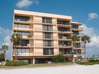 Trillium 2C Beach Front Condo With Private Balcony/pool! - thumb 2