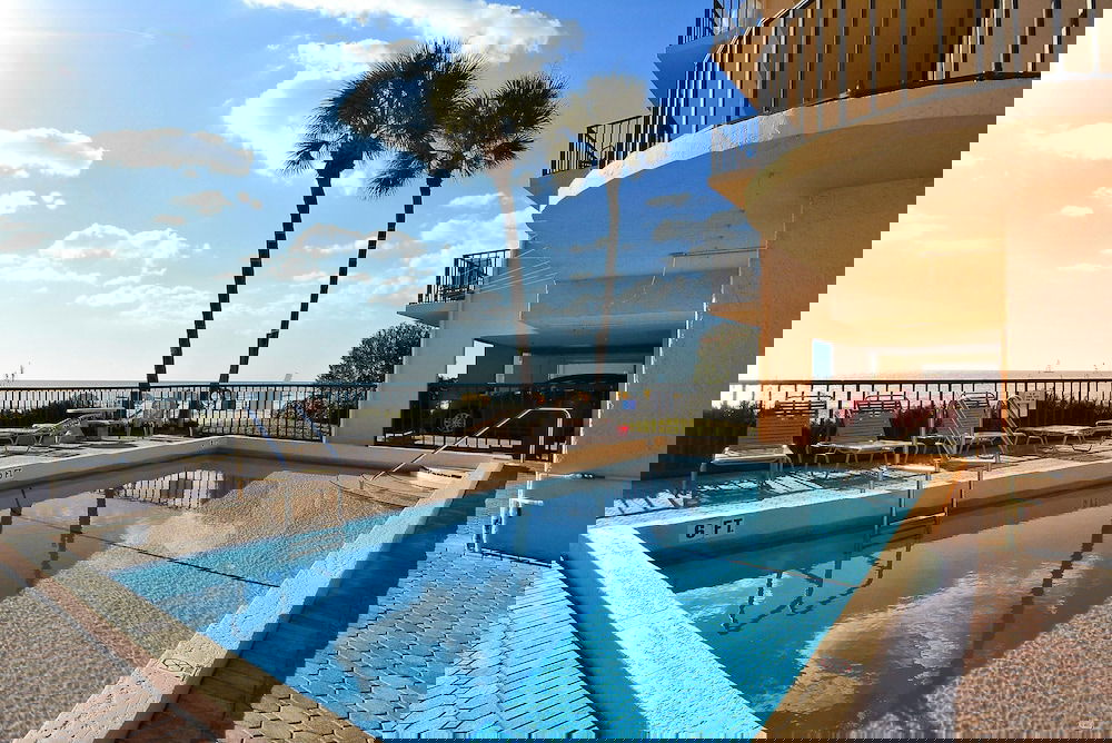 Trillium 5C Beach Front/private Balcony With Amazing Views/pool! - thumb 3