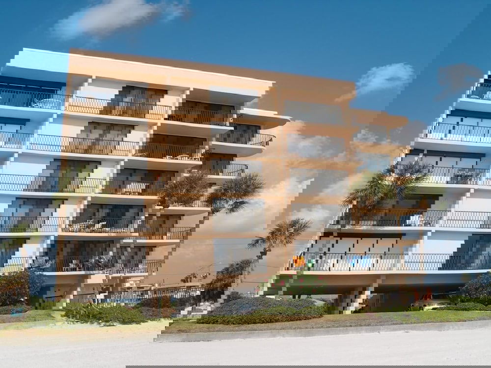 Trillium 5C Beach Front/private Balcony With Amazing Views/pool! - thumb 0