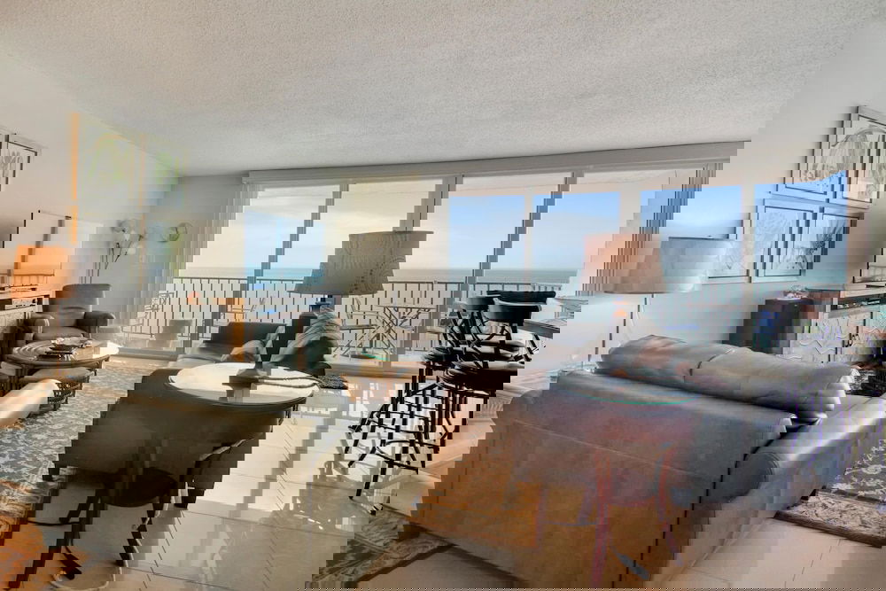 Trillium 5C Beach Front/private Balcony With Amazing Views/pool! - thumb 4