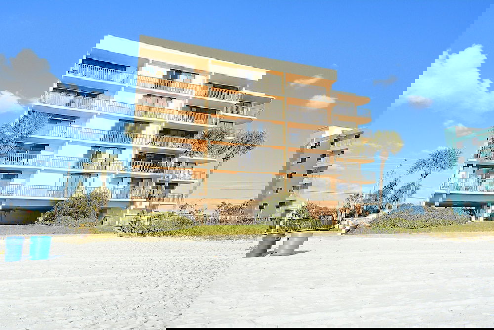 Trillium 5C Beach Front/private Balcony With Amazing Views/pool! - thumb 1