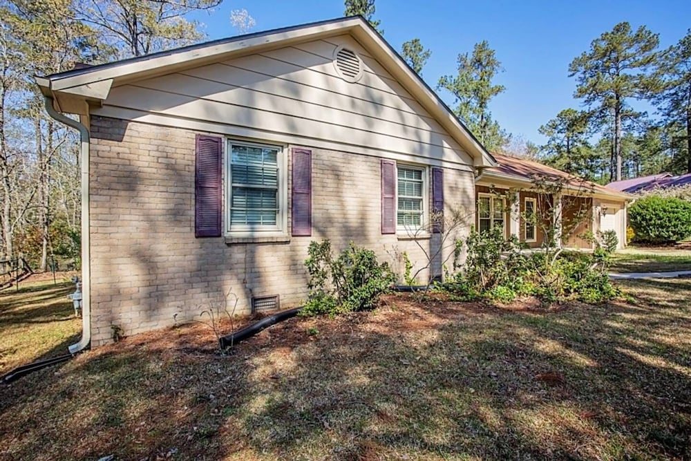 Enjoy The Centrally Located Mcfadyen Guest House - thumb 2