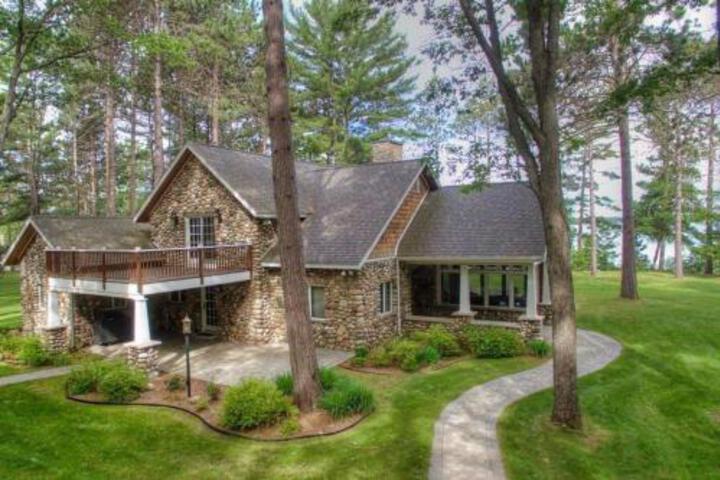 Beautiful House On West Twin Lake - thumb 5