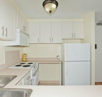 Ilikai Marina 899 City View 1BR - Accommodation Dallas