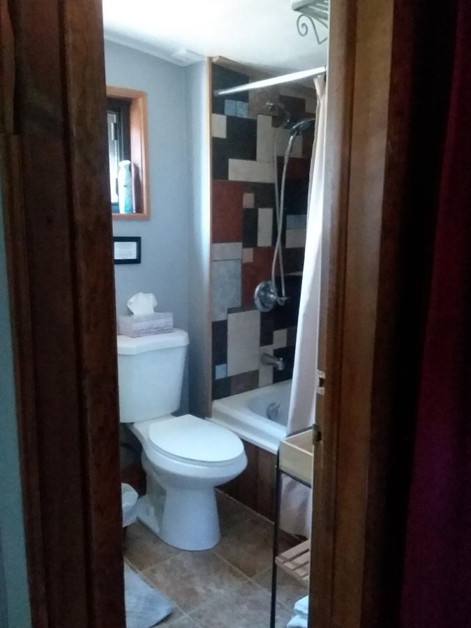 Lava Hideout Cabins - thumb 8