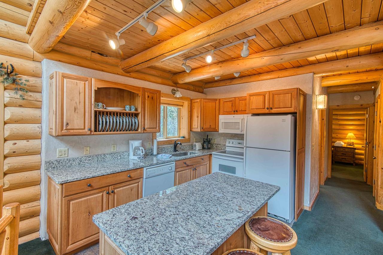 Yellowstone Cabin - thumb 3